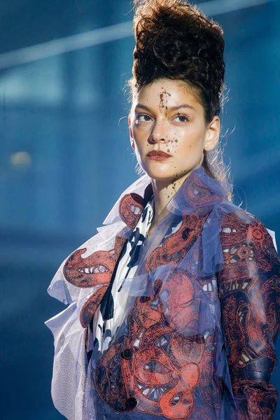 Look 80